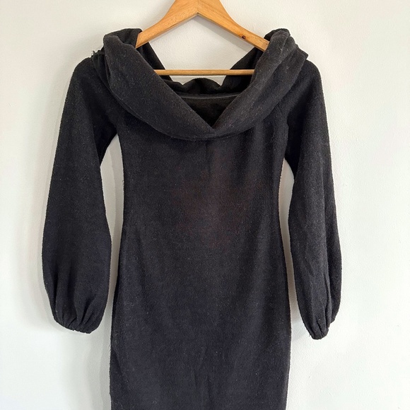 Black off the shoulder dress US size 4 - Picture 1 of 3